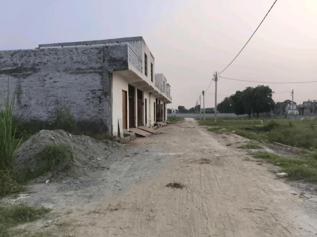 Residential Plot in Dhoom Manikpur for resale Greater Noida. The reference number is 21104368