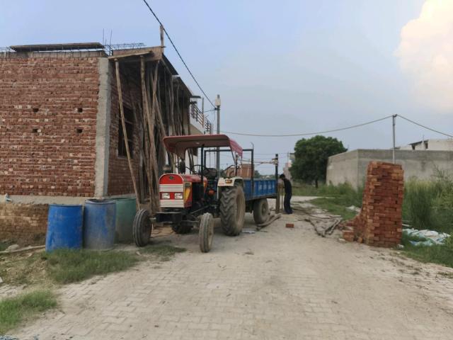 Residential Plot in Dhoom Manikpur for resale Greater Noida. The reference number is 21104389