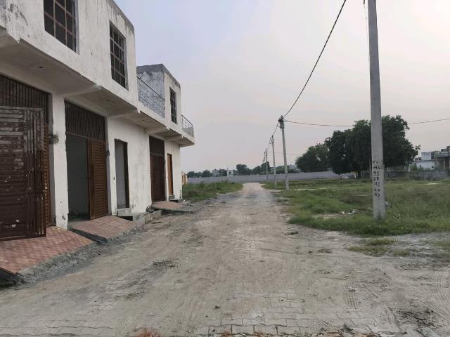 Residential Plot in Dhoom Manikpur for resale Greater Noida. The reference number is 21122081