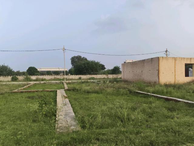 Residential Plot in Dhoom Manikpur for resale Greater Noida. The reference number is 21122316