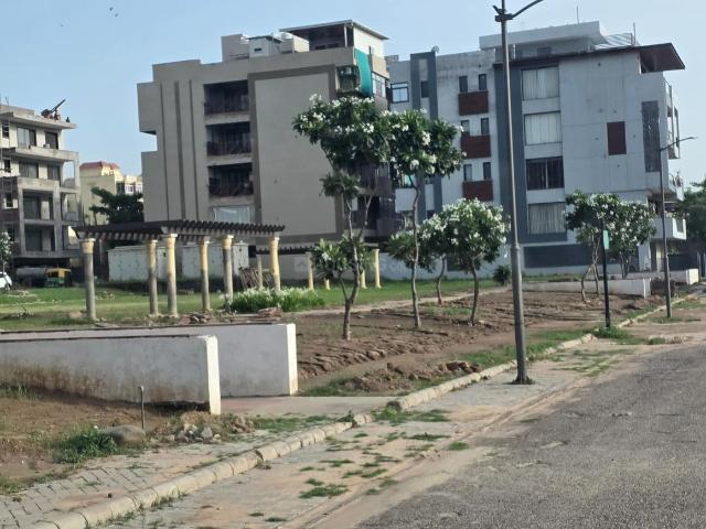 Residential Plot in DLF The Valley for resale Panchkula. The reference number is 20693713
