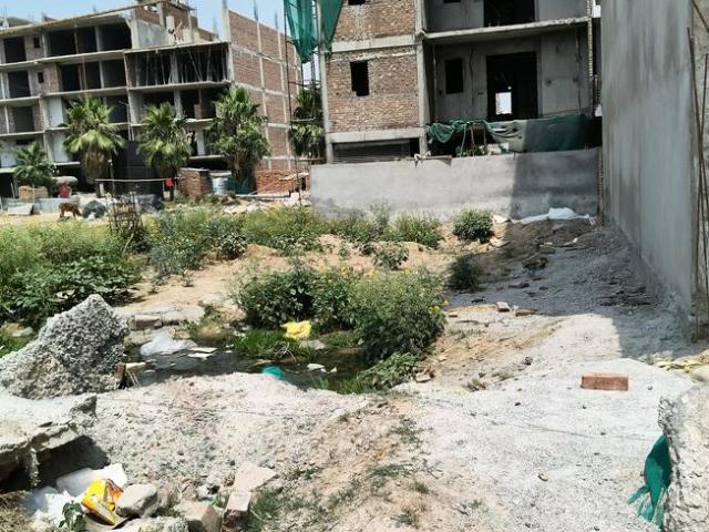 Residential Plot in DLF Phase 1 for resale Gurgaon. The reference number is 18575917