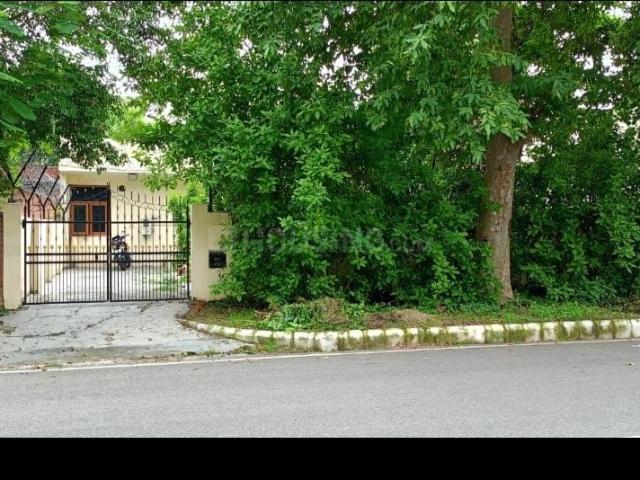 Residential Plot in Eta I for resale Greater Noida. The reference number is 18167553