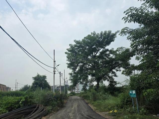 Residential Plot in Eta I for resale Greater Noida. The reference number is 21266991
