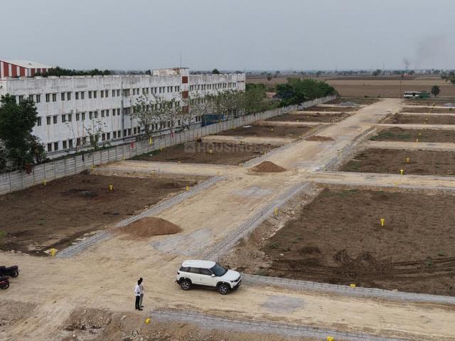 Residential Plot in Etukuru for resale Guntur. The reference number is 20916246