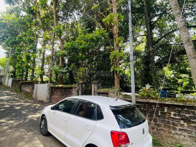 Residential Plot in Edappally for resale Kochi. The reference number is 15680357