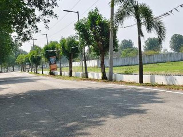 Residential Plot in Egmore for resale Chennai. The reference number is 19790353