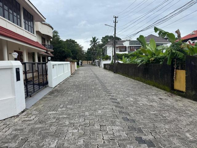 Residential Plot in Elamkulam for resale Kochi. The reference number is 21303783
