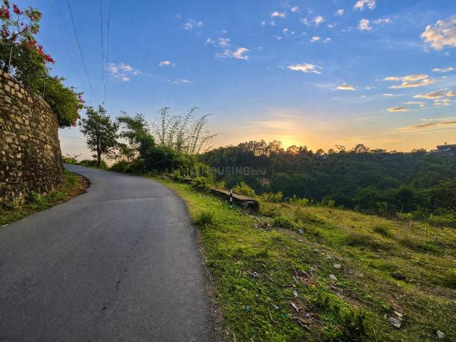 Residential Plot in Guniyal Gaon for resale Dehradun. The reference number is 19960530