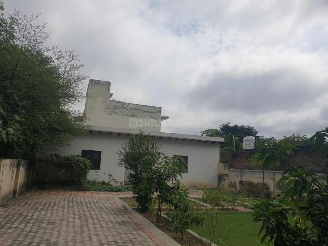 Residential Plot in Gamma I for resale Greater Noida. The reference number is 18066333