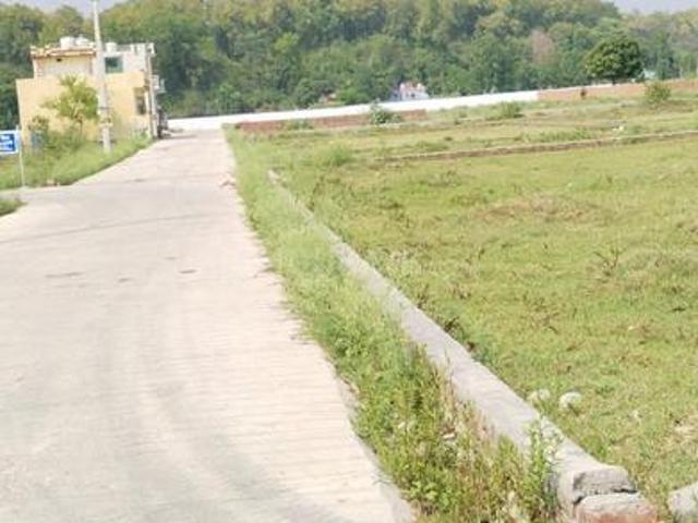 Residential Plot in Ganeshpur for resale Dehradun. The reference number is 20393666
