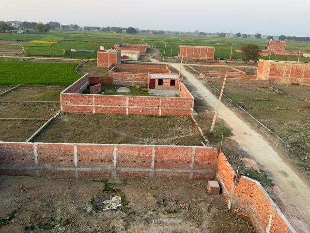 Residential Plot in Gangapur for resale Varanasi. The reference number is 19829631