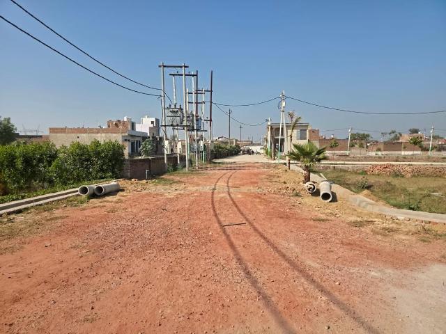 Residential Plot in Gangroa for resale Agra. The reference number is 20900966