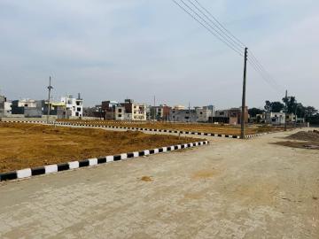 Residential Plot in Gazipur for resale Zirakpur. The reference number is 18298769