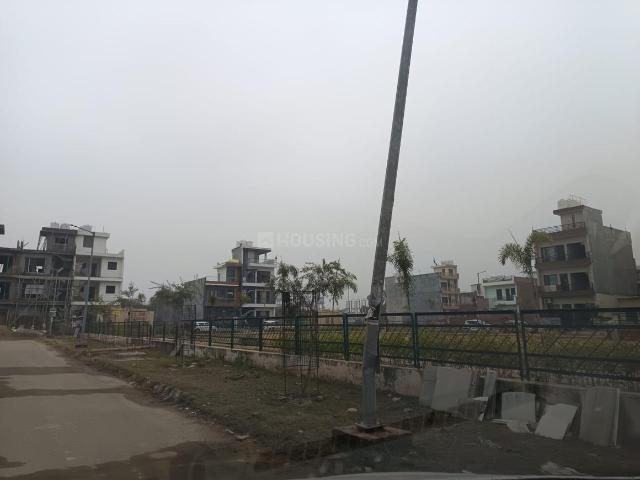 Residential Plot in Gazipur for resale Zirakpur. The reference number is 20313553