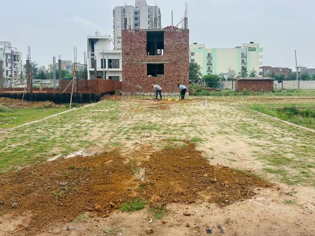 Residential Plot in Gazipur for resale Zirakpur. The reference number is 20890348