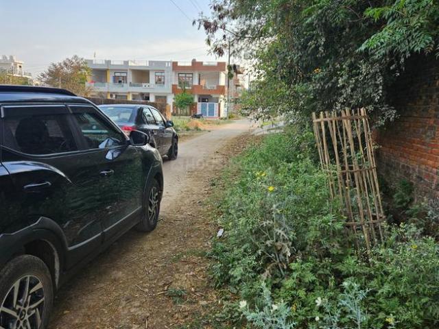Residential Plot in Gomti Nagar Extension for resale Lucknow. The reference number is 19823975