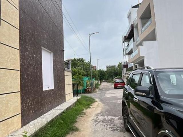 Residential Plot in Gomti Nagar Extension for resale Lucknow. The reference number is 17956584