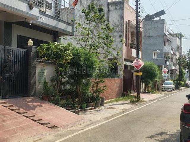 Residential Plot in Gomti Nagar for resale Lucknow. The reference number is 20339271