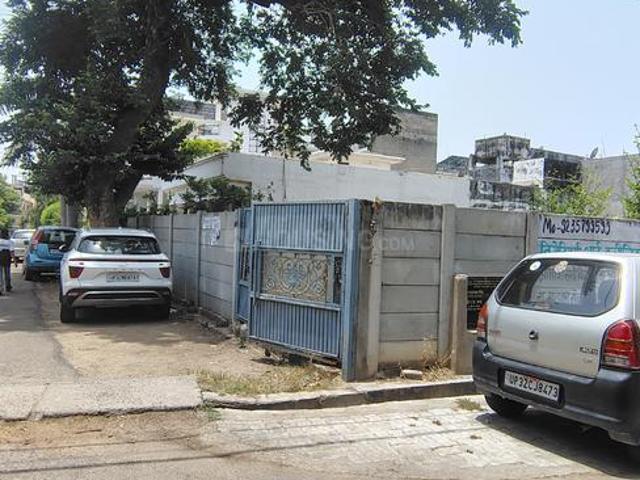 Residential Plot in Gomti Nagar for resale Lucknow. The reference number is 20474543