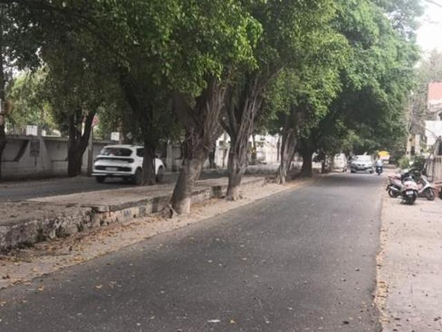 Residential Plot in Gomti Nagar for resale Lucknow. The reference number is 21139203
