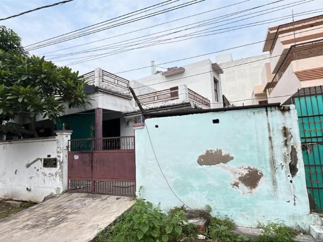 Residential Plot in Gomti Nagar for resale Lucknow. The reference number is 21315749