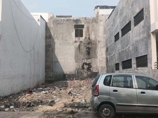 Residential Plot in Gomti Nagar for resale Lucknow. The reference number is 21315844