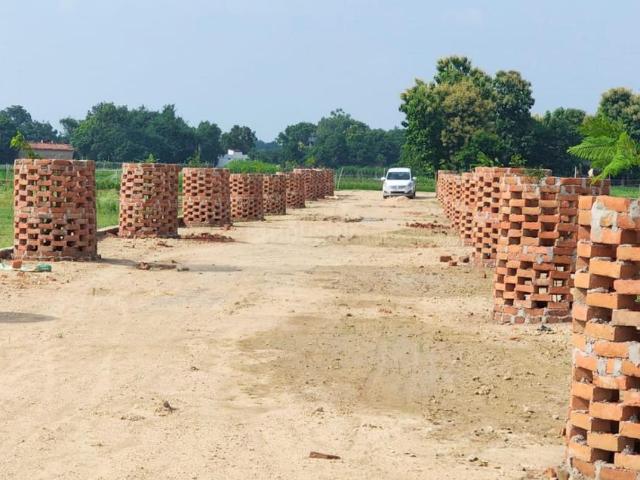 Residential Plot in Harhua for resale Varanasi. The reference number is 20814284