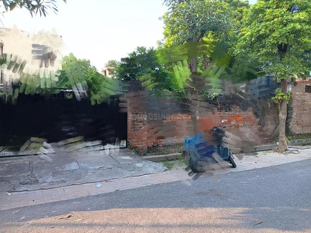 Residential Plot in Hazratganj for resale Lucknow. The reference number is 18502107