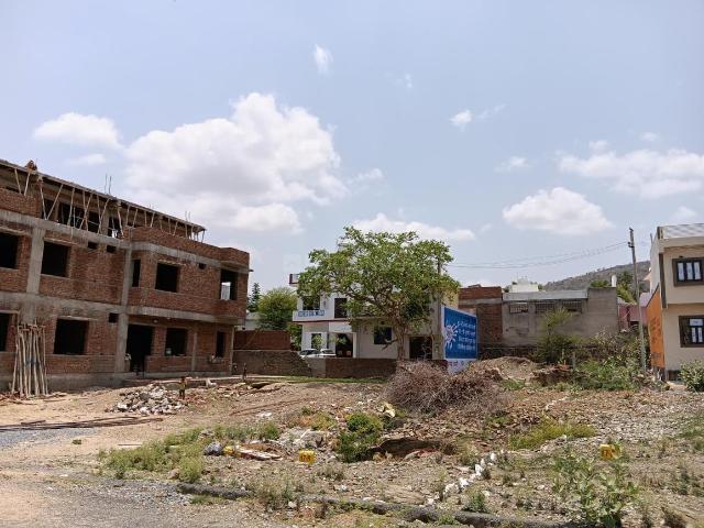 Residential Plot in Hiran Magri for resale Udaipur. The reference number is 21361989