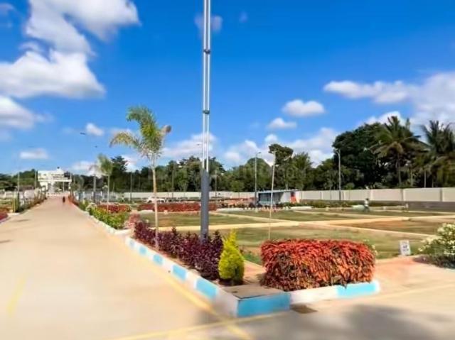 Residential Plot in Hompalaghatta for resale Bengaluru. The reference number is 21000618