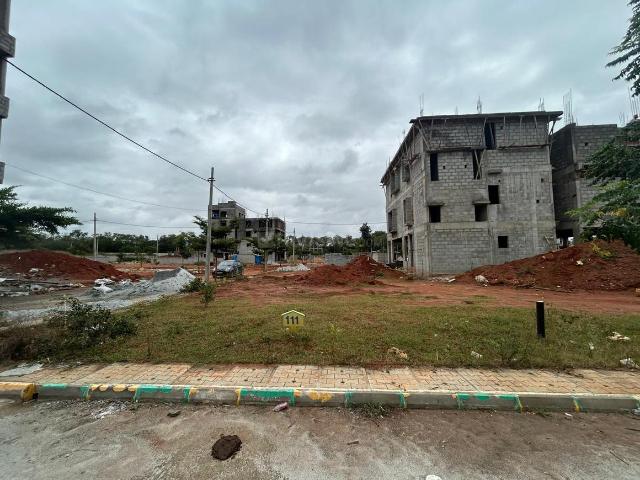 Residential Plot in Hosahalli for resale Bengaluru. The reference number is 20918264
