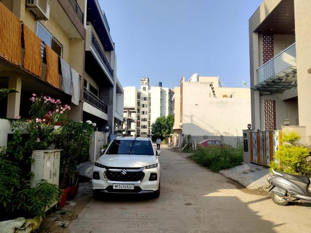 Residential Plot in Hoshangabad Road for resale Bhopal. The reference number is 18568026