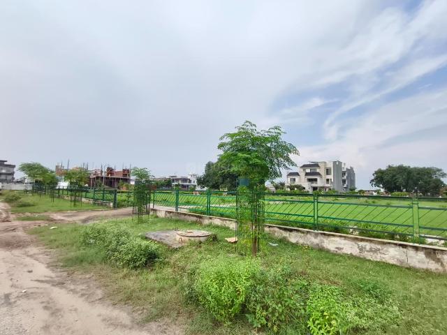 Residential Plot in IT City for resale Mohali. The reference number is 19744254