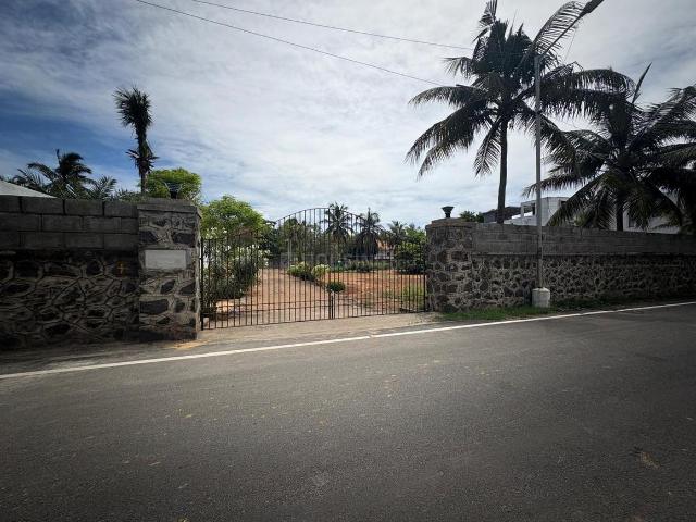 Residential Plot in Injambakkam for resale Chennai. The reference number is 20180799