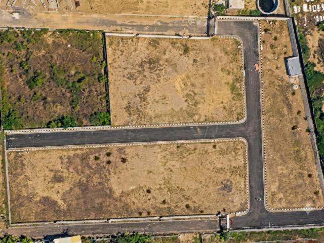 Residential Plot in Injambakkam for resale Chennai. The reference number is 21001711