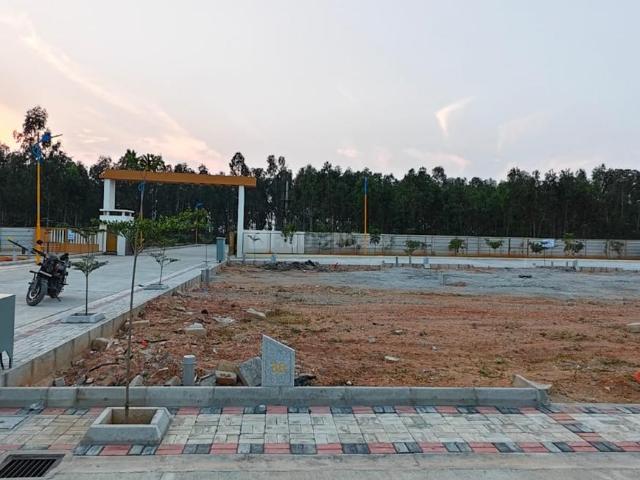 Residential Plot in Irabanahalli for resale Kolar. The reference number is 20833210