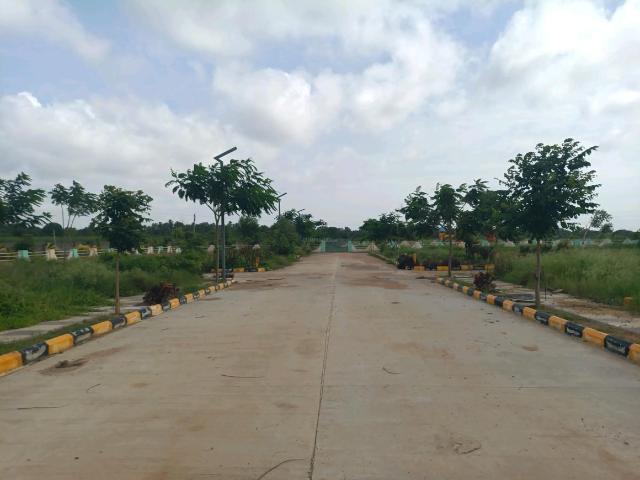 Residential Plot in Isnapur for resale Sangareddy. The reference number is 21004645