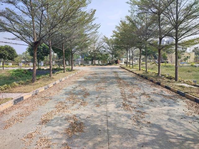 Residential Plot in Isnapur for resale Sangareddy. The reference number is 8915817