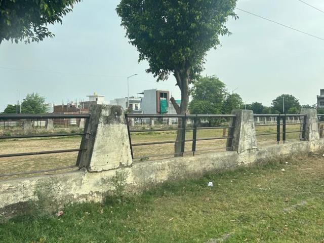 Residential Plot in Jaipuria for resale Agra. The reference number is 20810476