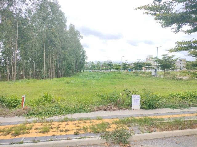 Residential Plot in Electronic City for resale Bengaluru. The reference number is 20970314