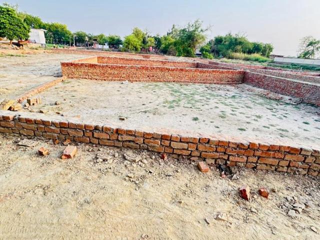 Residential Plot in Kaazi Sarai for resale Varanasi. The reference number is 21042980