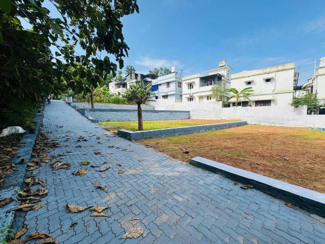 Residential Plot in Kakkanad for resale Kochi. The reference number is 18743815