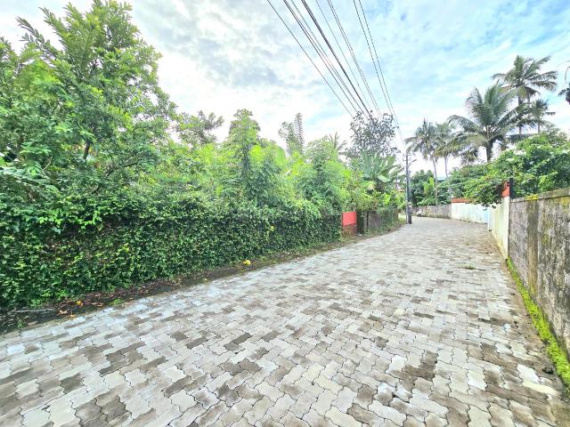Residential Plot in Kakkanad for resale Kochi. The reference number is 20616663