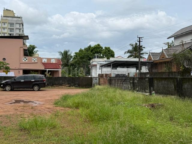 Residential Plot in Kakkanad for resale Kochi. The reference number is 20786818