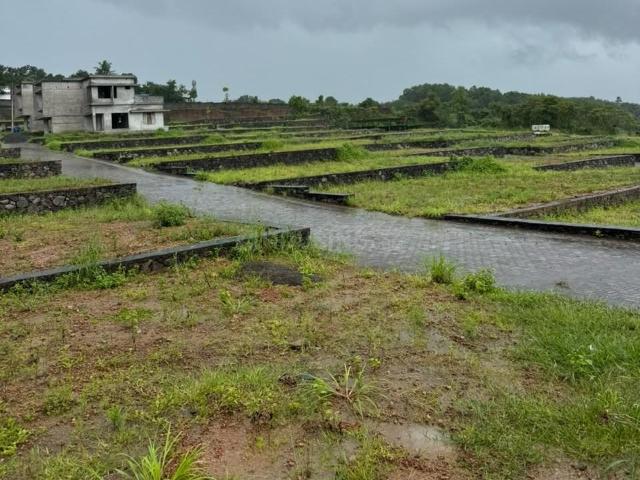 Residential Plot in Kakkanad for resale Kochi. The reference number is 20936438