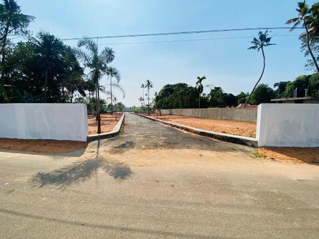 Residential Plot in Kakkanad for resale Kochi. The reference number is 20030560