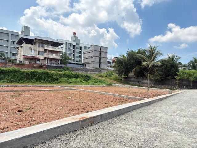 Residential Plot in Kakkanad for resale Kochi. The reference number is 21304138