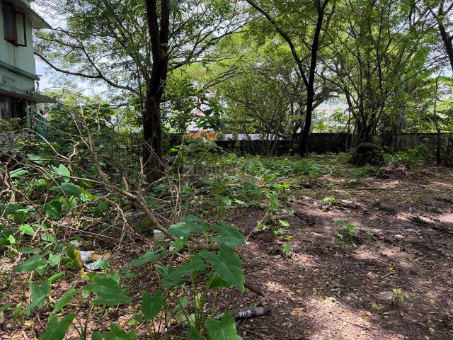 Residential Plot in Kaloor for resale Kochi. The reference number is 21011375