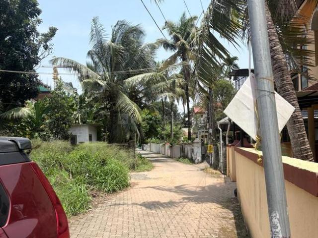 Residential Plot in Kalamassery for resale Kochi. The reference number is 21211601